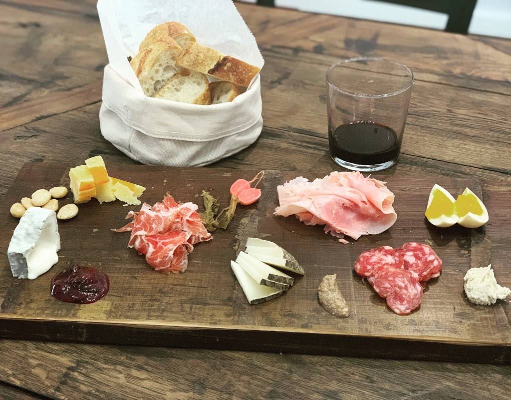 Rinds, Wines, and Swines | restaurant | Evanston, OH 45208, USA | 5133210192 OR +1 513-321-0192