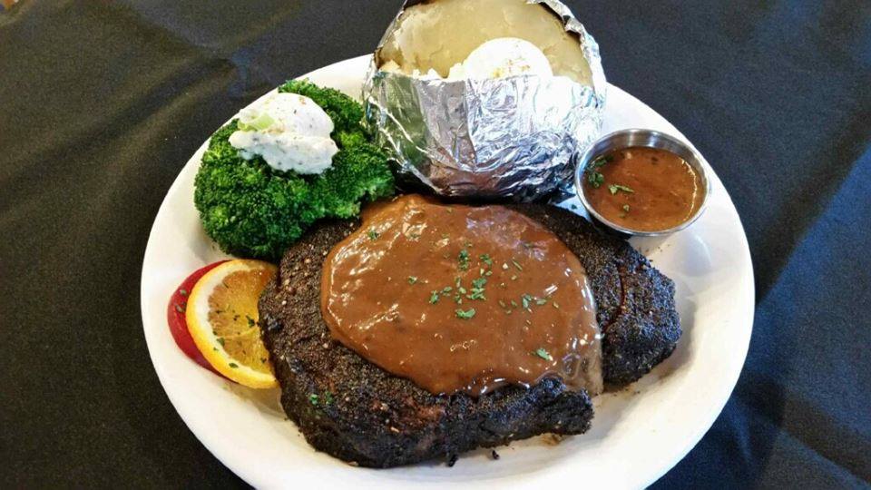 Country Cabin | restaurant | 2534 Kestrel Rd, Hiawatha, KS 66434, USA | 7857424320 OR +1 785-742-4320