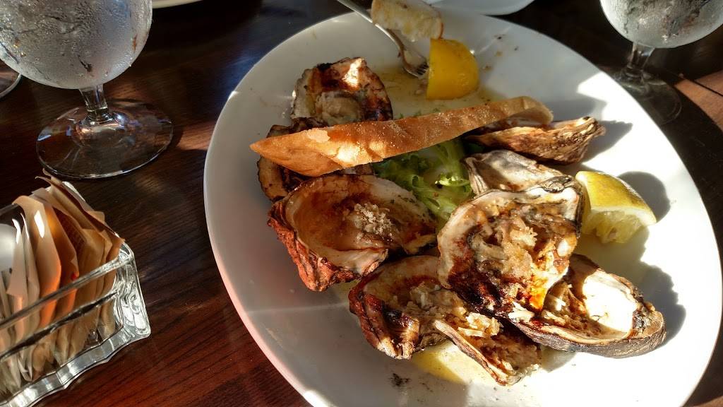 Pilot House Restaurant | restaurant | 2 Ann St, Wilmington, NC 28401, USA | 9103430200 OR +1 910-343-0200