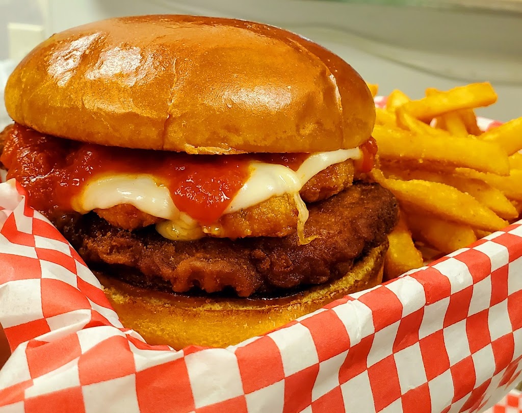 Burgers & Brews New River | restaurant | 46202 N Black Canyon Hwy, New River, AZ 85087, USA | 6233525656 OR +1 623-352-5656