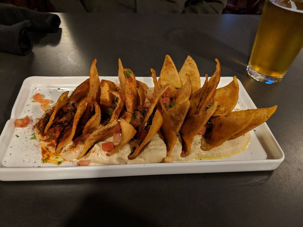 Town Tavern | restaurant | 201 Massachusetts Ave, Arlington, MA 02474, USA | 7818595413 OR +1 781-859-5413