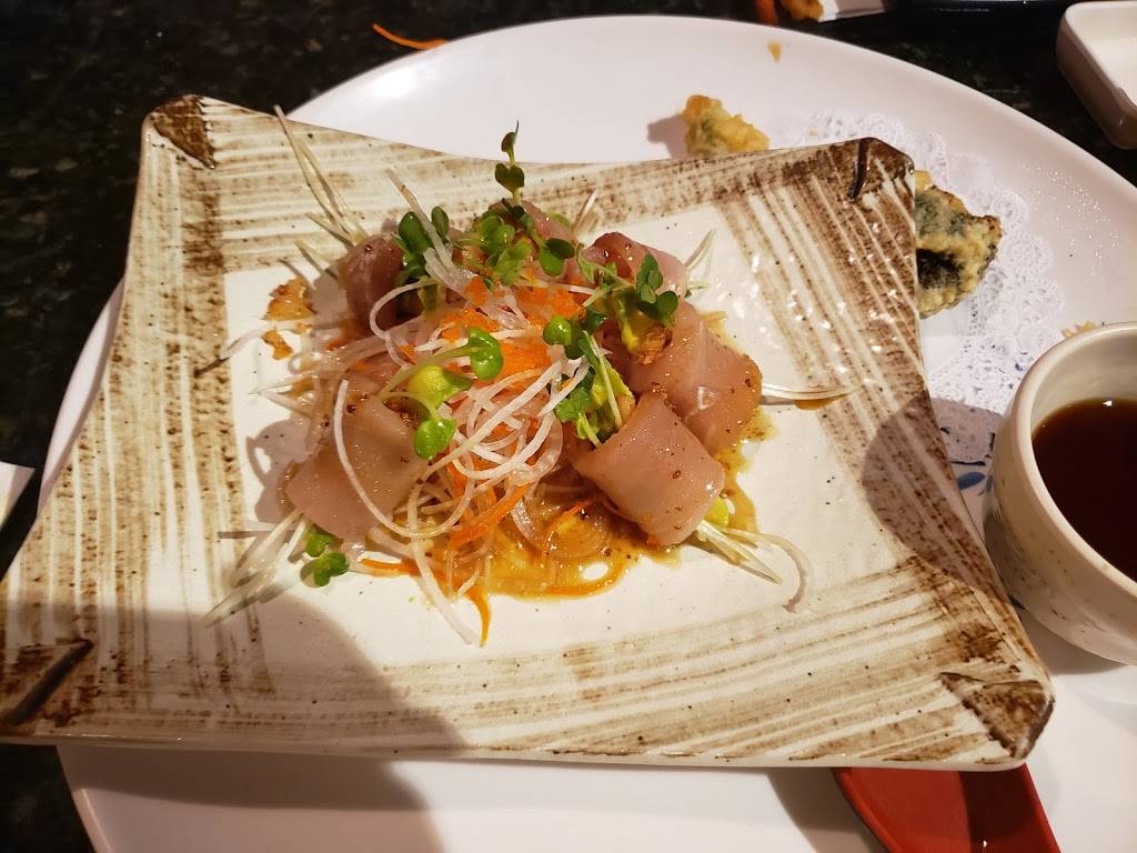 Love Sushi | restaurant | 140 W Hillcrest Dr # 118, Thousand Oaks, CA 91360, USA | 8054969102 OR +1 805-496-9102