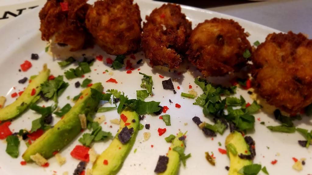 Buffalo Wings & Rings | restaurant | 2809 US-25 Ste 6030, Crestview Hills, KY 41017, USA | 8593319464 OR +1 859-331-9464