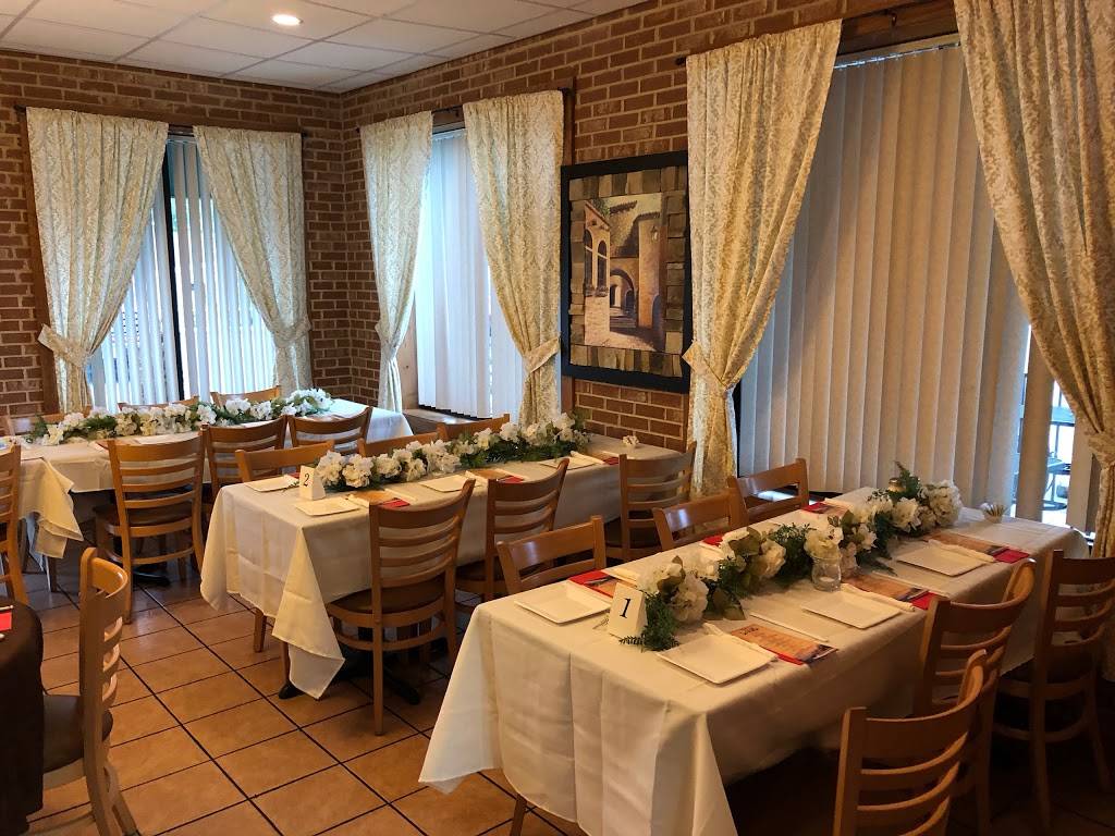 La Villa Italian Restaurant | restaurant | 8109 Timberlake Rd, Lynchburg, VA 24502, USA | 4345824700 OR +1 434-582-4700