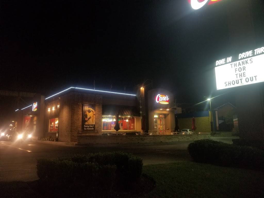 Raising Canes Chicken Fingers | meal takeaway | 919 S Clearview Pkwy, Jefferson, LA 70121, USA | 5042162424 OR +1 504-216-2424