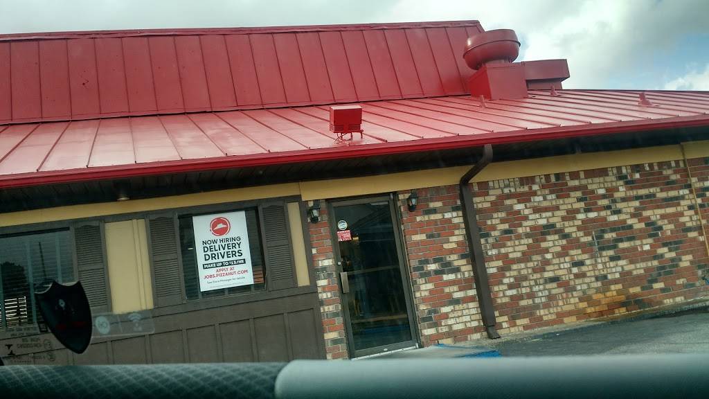 Pizza Hut | meal delivery | 201 Memorial Blvd, Picayune, MS 39466, USA | 6017987683 OR +1 601-798-7683