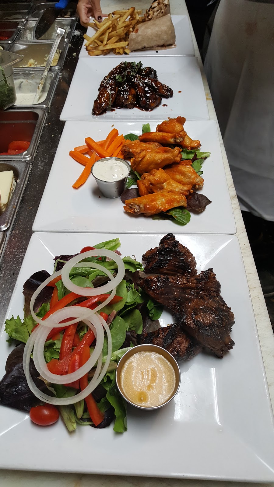 Roccos Cucina & Bar | restaurant | 450 Commercial Street, Boston, MA 02109, USA | 6175234055 OR +1 617-523-4055