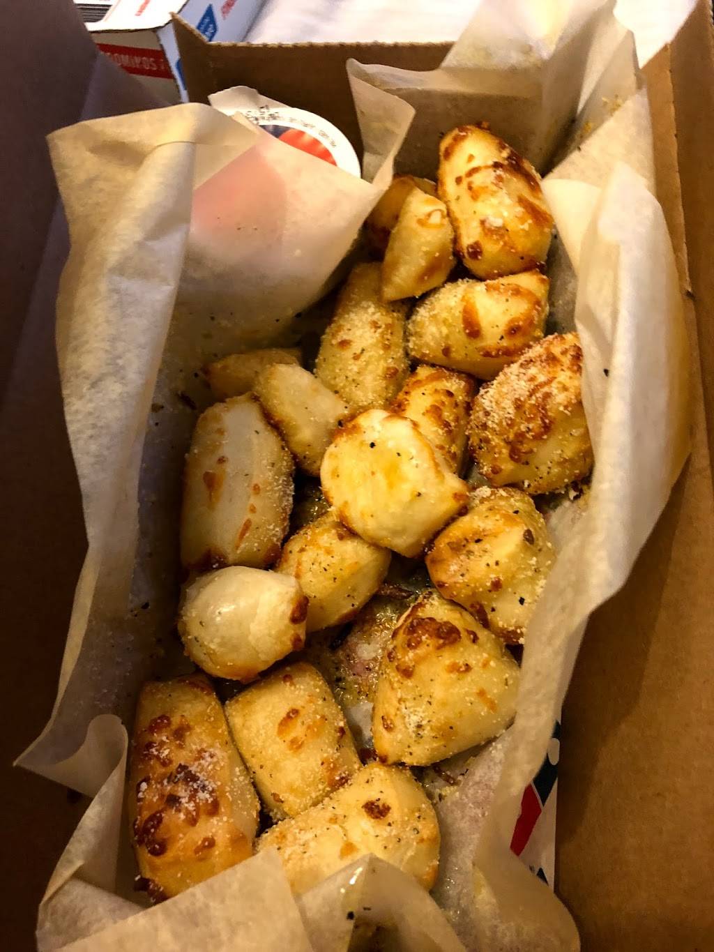 Dominos Pizza | meal delivery | 1038 Burnhamthorpe Rd E, Mississauga, ON L4Y 2X6, Canada | 9052384999 OR +1 905-238-4999