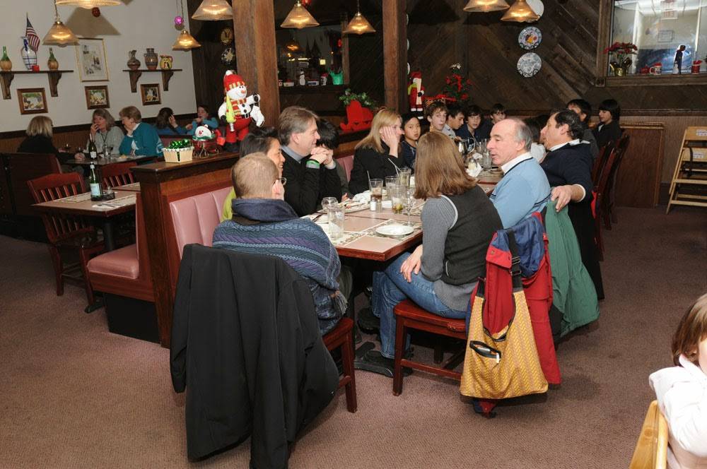 Tonys Place Italian Restaurant and Pizza | restaurant | 188 Baker St, West Roxbury, MA 02132, USA | 6173233550 OR +1 617-323-3550