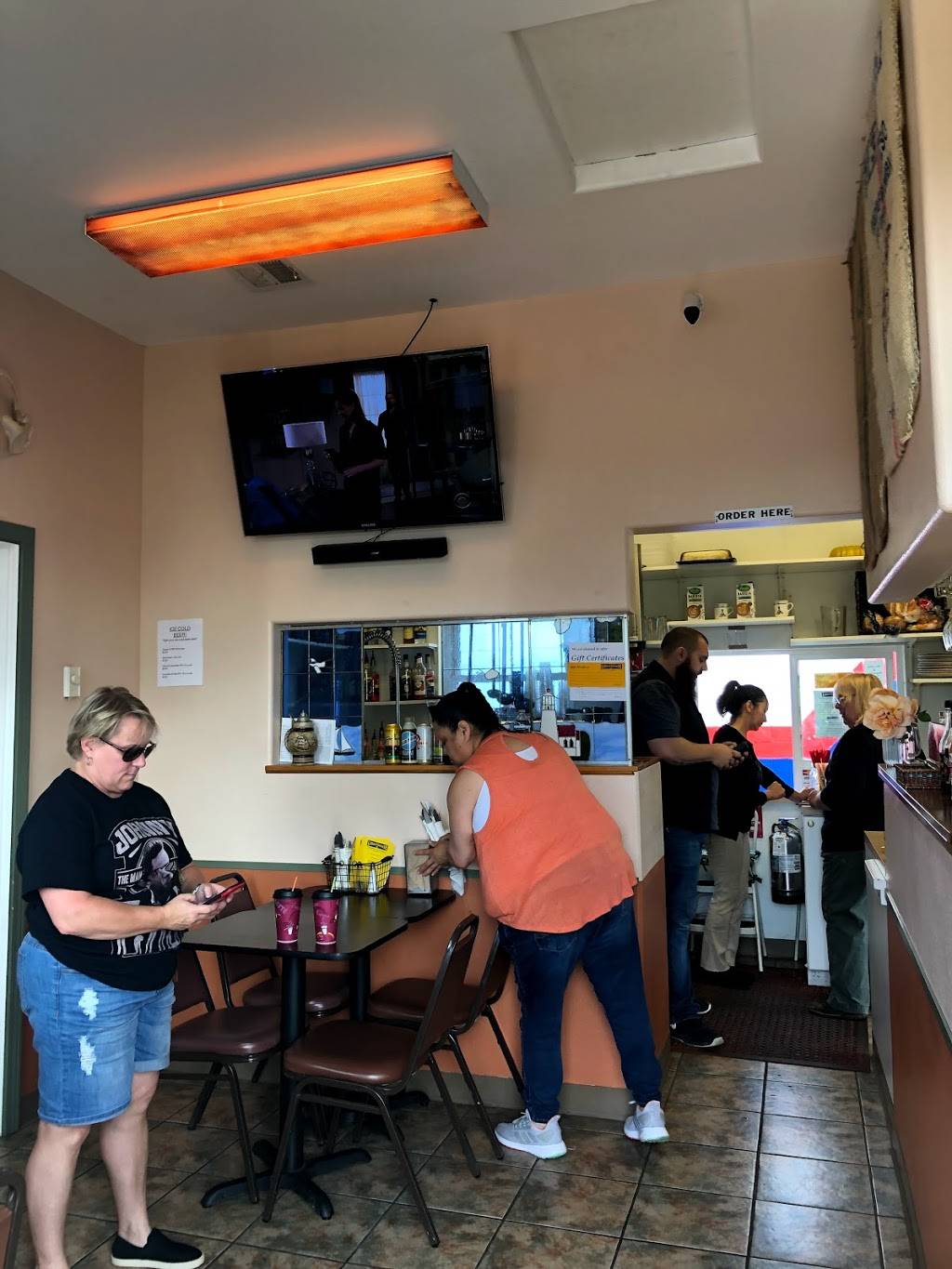 The Lighthouse | restaurant | 850 Point Brown Ave NE, Ocean Shores, WA 98569, USA | 3609409020 OR +1 360-940-9020