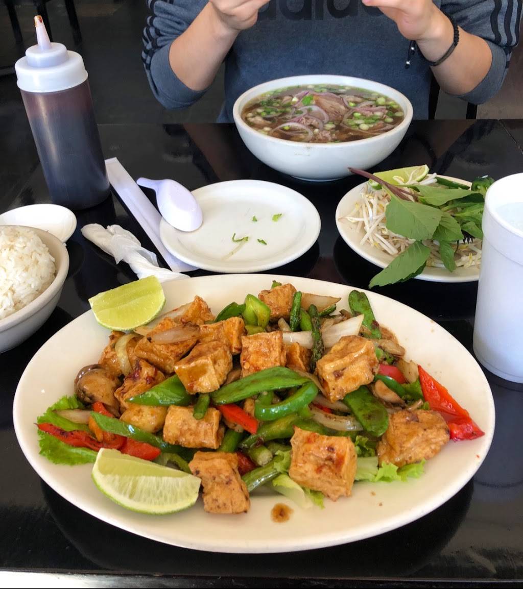 Cali Sandwich & Pho | restaurant | 2900 Travis St, Houston, TX 77006, USA | 7135200710 OR +1 713-520-0710