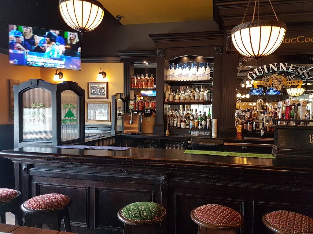 Fionn MacCools | restaurant | 17315 Leslie St, Newmarket, ON L3Y 0A4, Canada | 9058987899 OR +1 905-898-7899