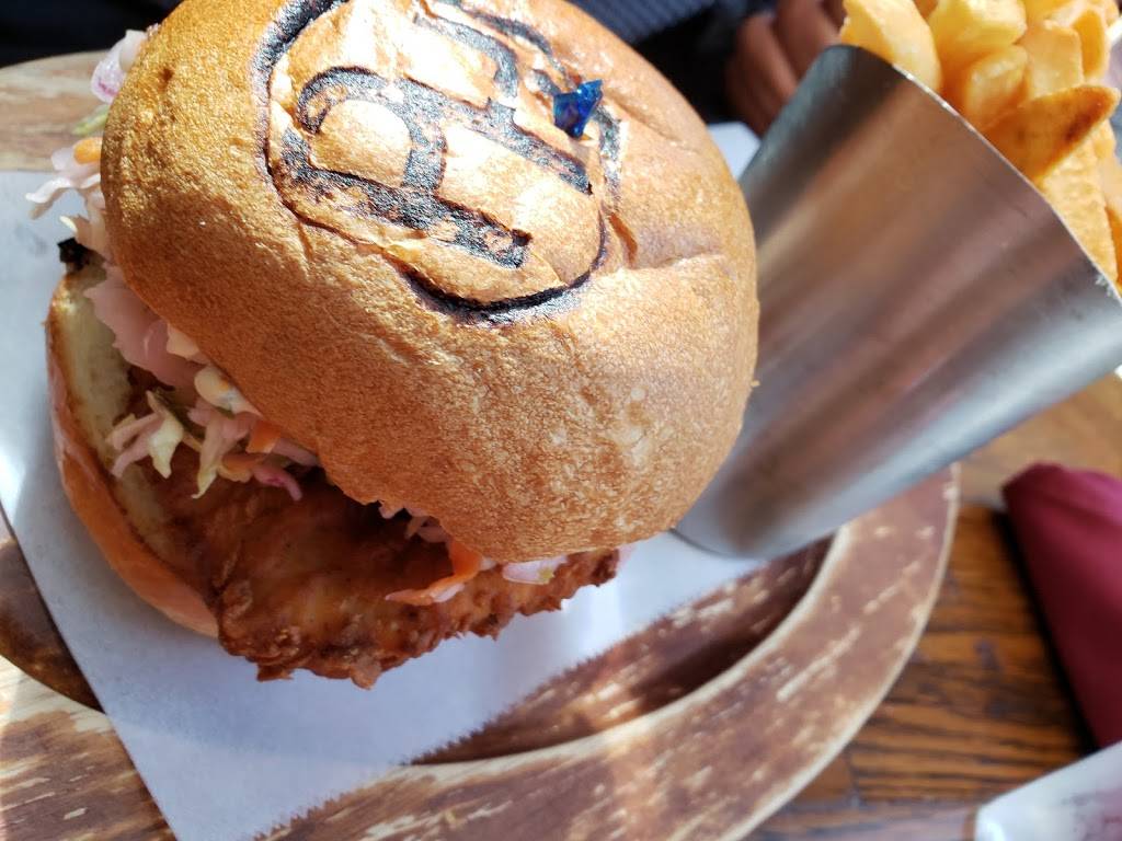 Patriot House Pub | restaurant | 2 Embarcadero Center 3rd floor, San Francisco, CA 94111, USA | 4159860797 OR +1 415-986-0797