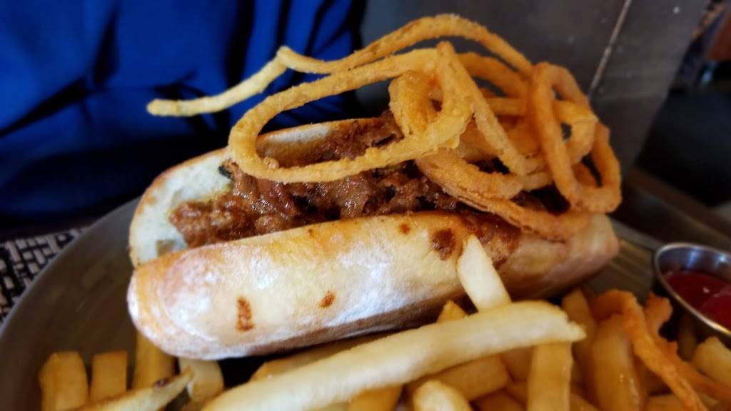 Lattitude | restaurant | 1338 Memorial Ave, West Springfield, MA 01089, USA | 4132418888 OR +1 413-241-8888