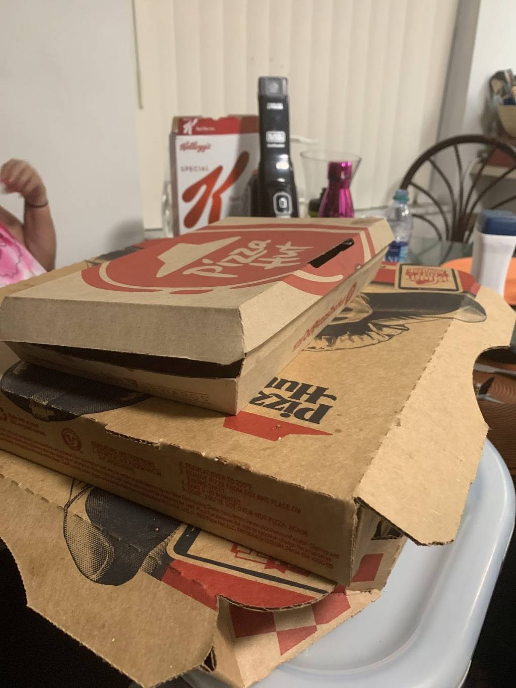 Pizza Hut | meal delivery | 3396 SW 22nd St, Miami, FL 33145, USA | 7862600008 OR +1 786-260-0008