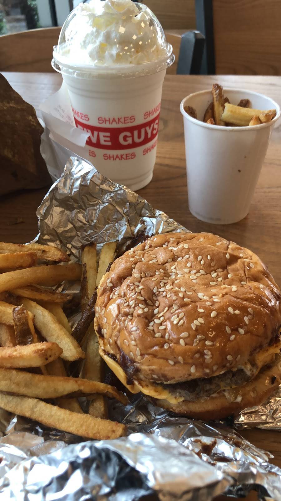 Five Guys | meal takeaway | 15651 Pines Blvd, Pembroke Pines, FL 33027, USA | 9542513048 OR +1 954-251-3048