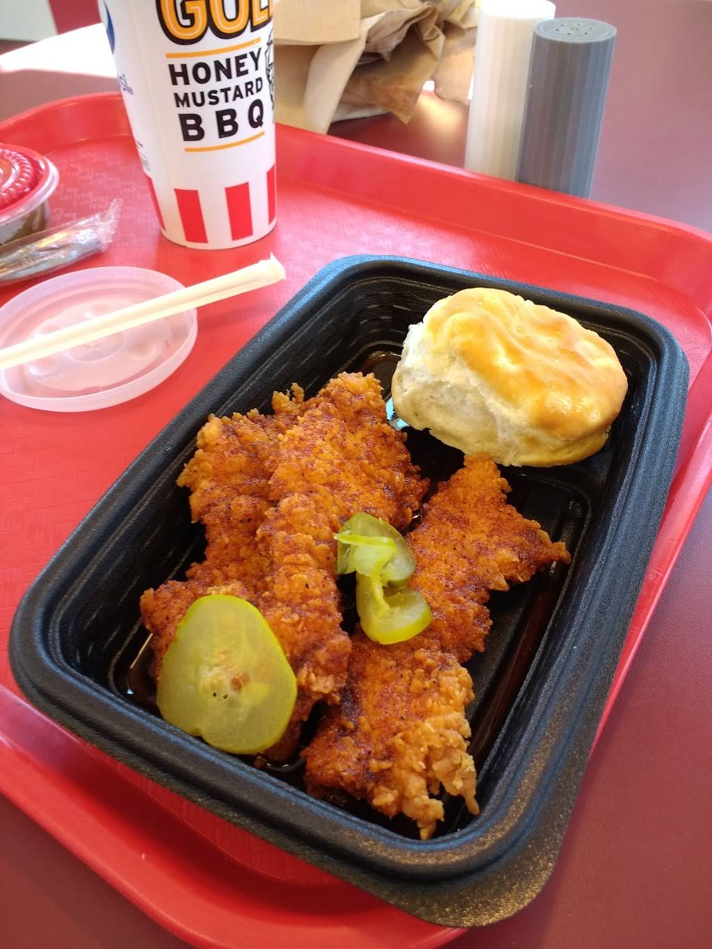 KFC | restaurant | 4118 Mexico Rd, St Peters, MO 63376, USA | 6369229009 OR +1 636-922-9009