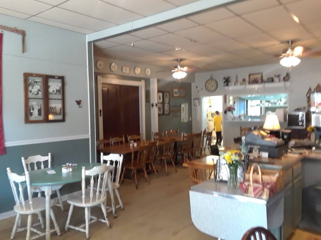 Country Belle Cafe | restaurant | 305 S Alvarado Ave, Belle, MO 65013, USA | 5738593688 OR +1 573-859-3688