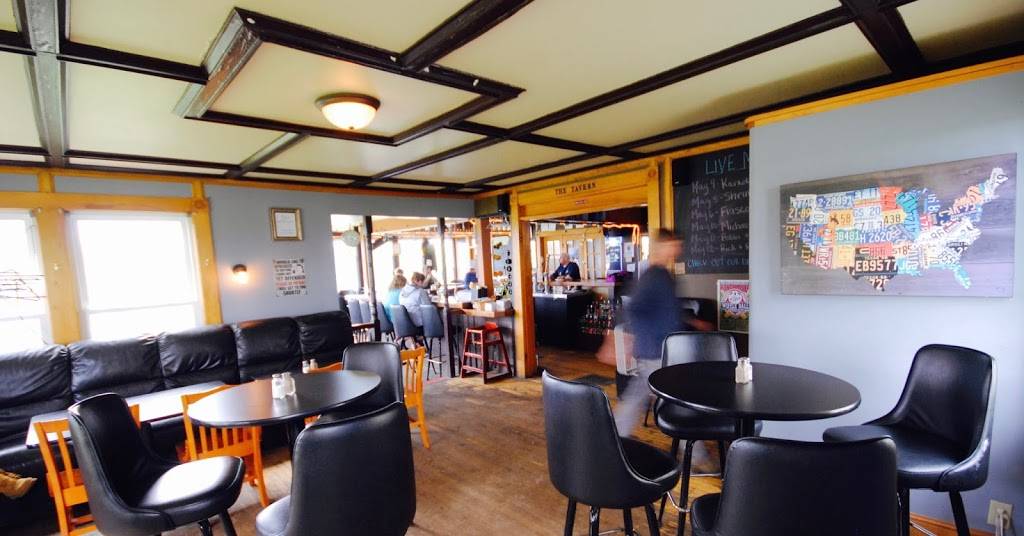 Tavern on the Hill | night club | 1724 E Main St, Newport, VT 05855, USA | 8023349006 OR +1 802-334-9006