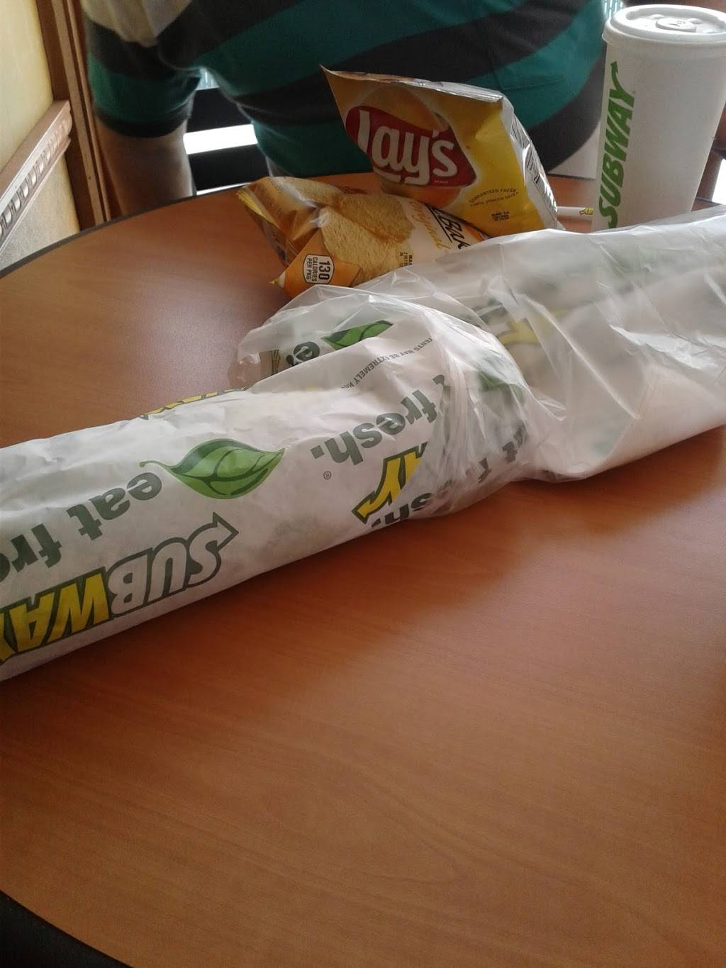 Subway | restaurant | 1842 Meriden-Waterbury Turnpike, Milldale, CT 06467, USA | 8604269296 OR +1 860-426-9296