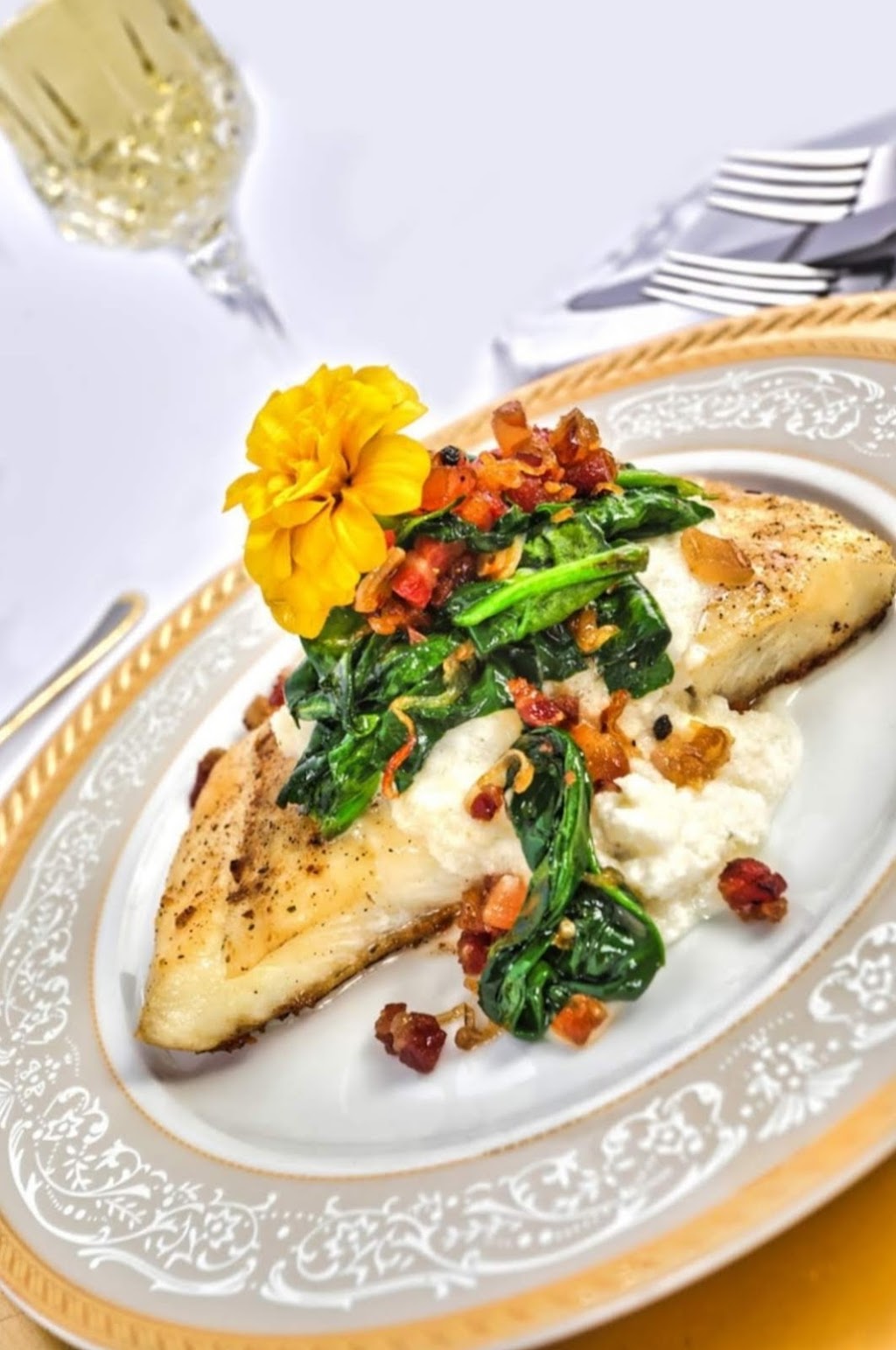 Mystique Dining of La Jolla | restaurant | 915 Pearl St, La Jolla, CA 92037, USA | 9162939000 OR +1 916-293-9000