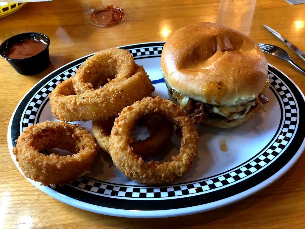 Quaker Steak & Lube | restaurant | 10400 49th St N, Clearwater, FL 33762, USA | 7275729464 OR +1 727-572-9464