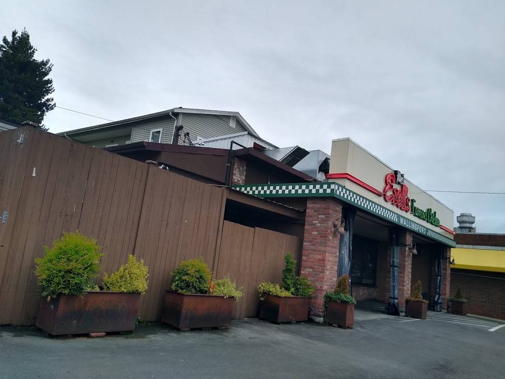 Ezells Famous Chicken | restaurant | 2300 N 45th St #6906, Seattle, WA 98103, USA | 2064535250 OR +1 206-453-5250