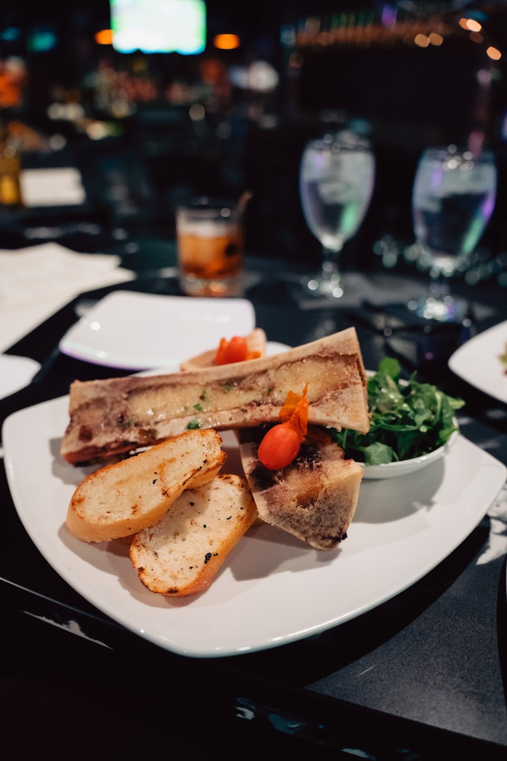 The Standard Pub | restaurant | 950 Oakdale Rd # E, Modesto, CA 95355, USA | 2096220429 OR +1 209-622-0429