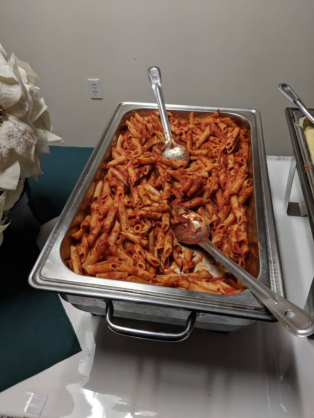 The Gentry Catering | restaurant | 116 E Liberty St, Hubbard, OH 44425, USA | 3305344710 OR +1 330-534-4710