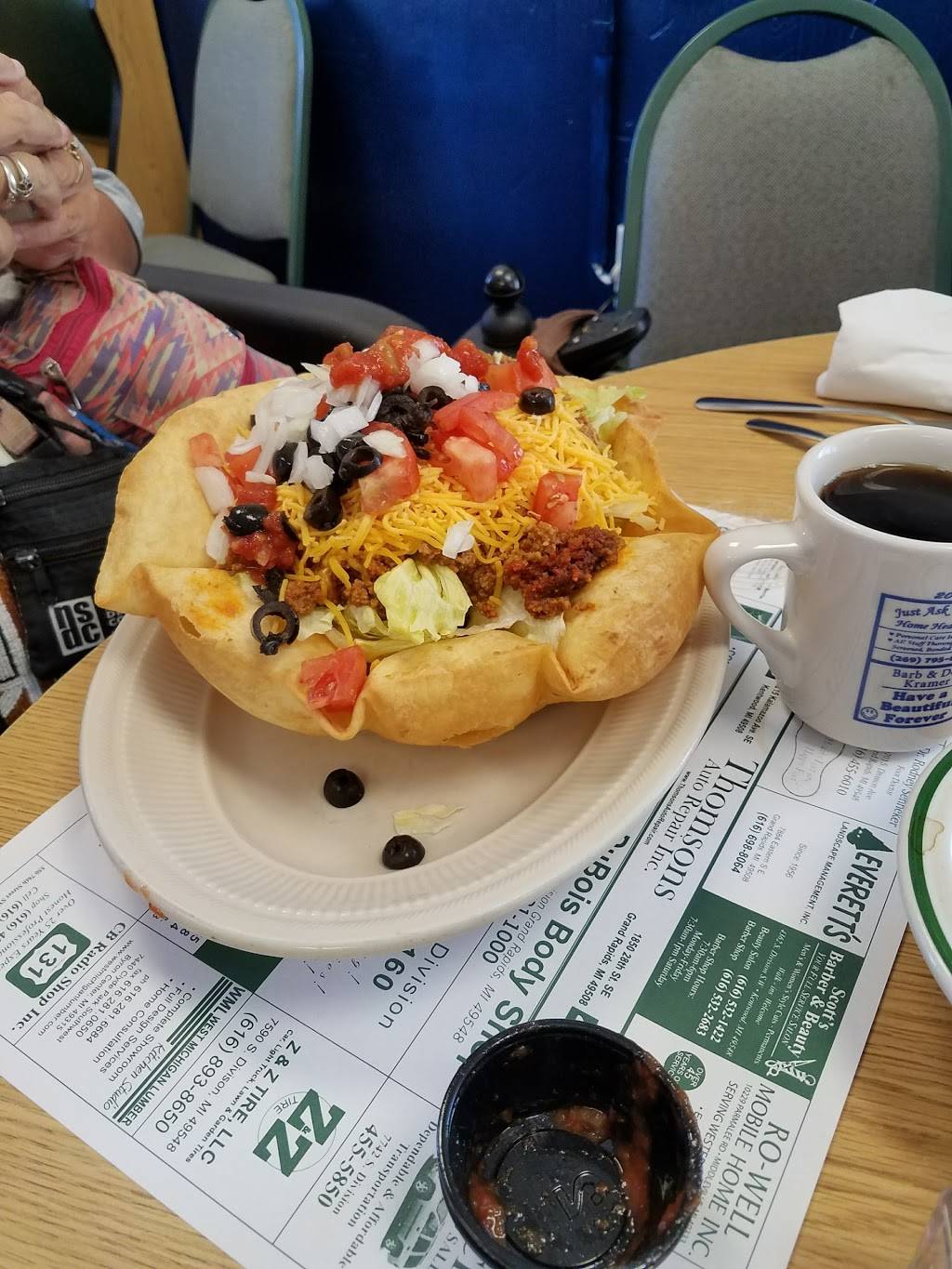 Sandis Family Restaurant | restaurant | 6597 Division Ave S, Grand Rapids, MI 49548, USA | 6162813160 OR +1 616-281-3160