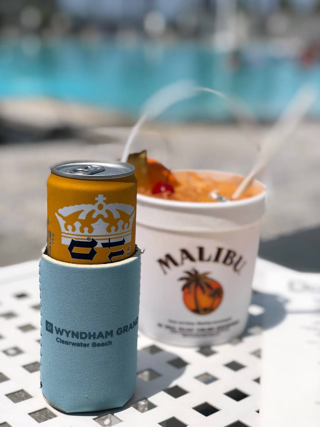 Dock’s Pool Bar and Grille | restaurant | Wyndham Grand, 100 Coronado Dr, Clearwater Beach, FL 33767, USA | 7272819500 OR +1 727-281-9500