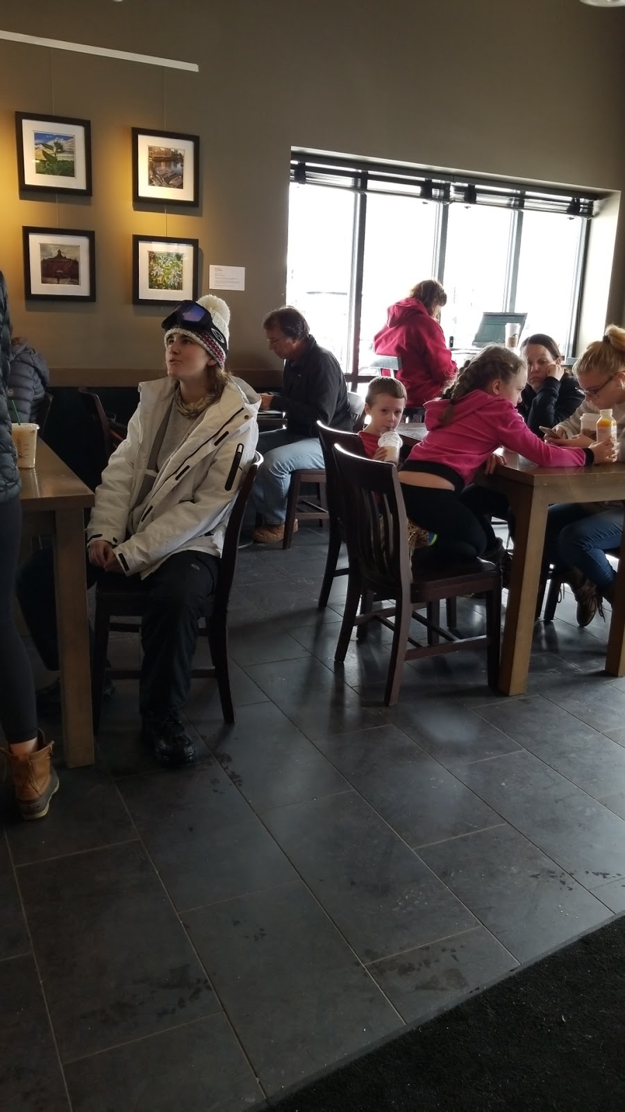 Starbucks | cafe | 467 Main St, Medfield, MA 02052, USA | 5082429819 OR +1 508-242-9819