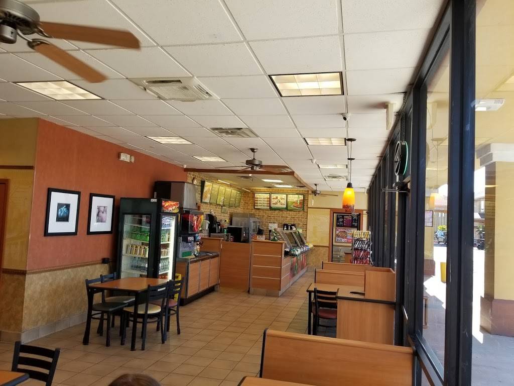 Subway | restaurant | 2466 Toomey Rd, Vinton, LA 70668, USA | 3375896667 OR +1 337-589-6667