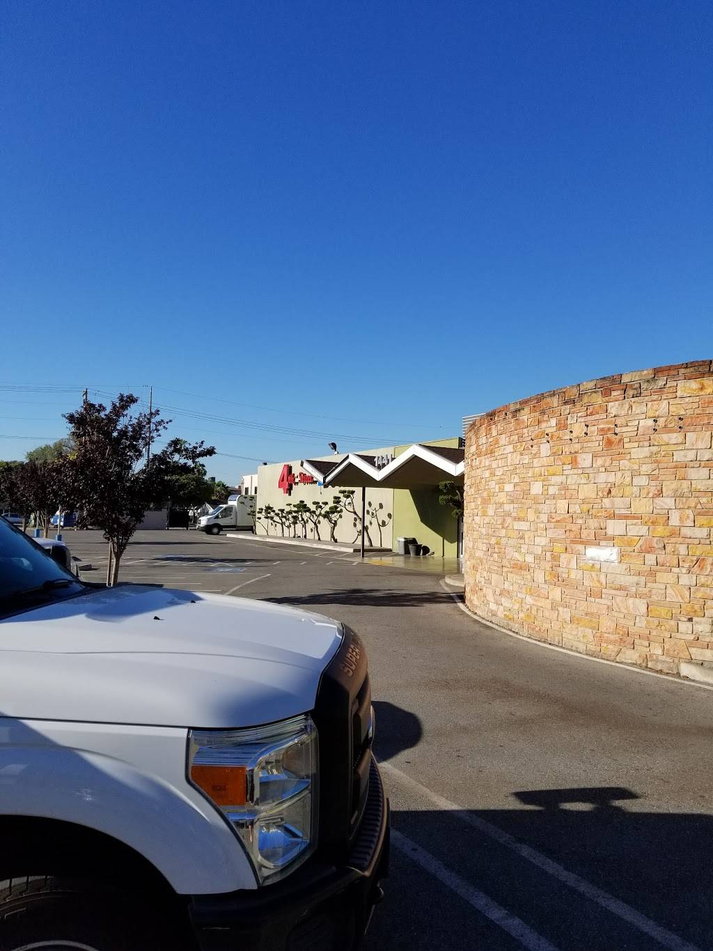 4th Street Bowl | cafe | 1441 N 4th St, San Jose, CA 95112, USA | 4084535555 OR +1 408-453-5555