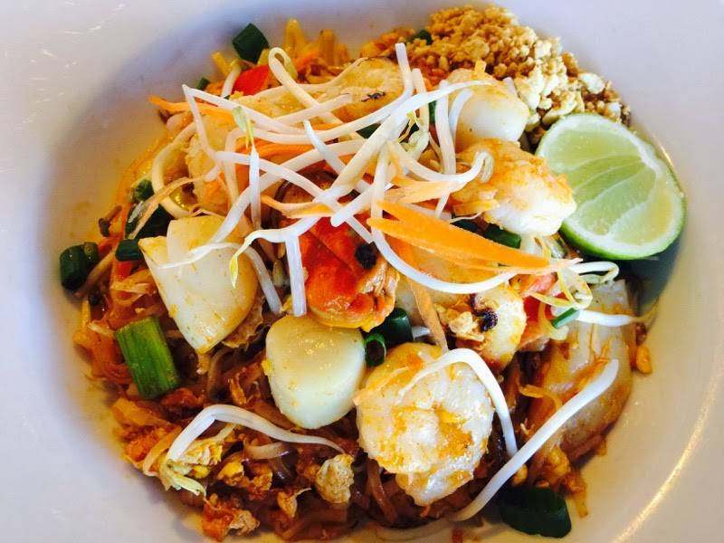 Thai House Restaurant | restaurant | 9938 Holmes Rd, Kansas City, MO 64131, USA | 8169431388 OR +1 816-943-1388