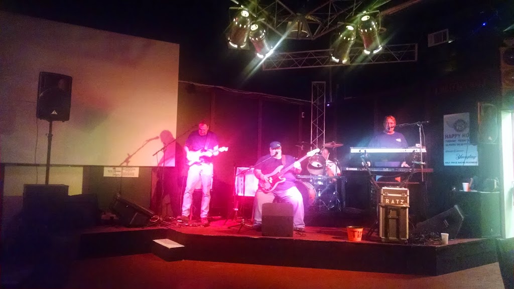 Mondays Pub | restaurant | 7934 S Main St, Helen, GA 30545, USA | 7068780094 OR +1 706-878-0094