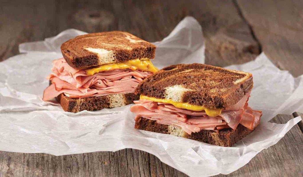 Druxys Famous Deli | restaurant | 399 Bathurst St, Toronto, ON M5T 2S8, Canada | 4166039408 OR +1 416-603-9408