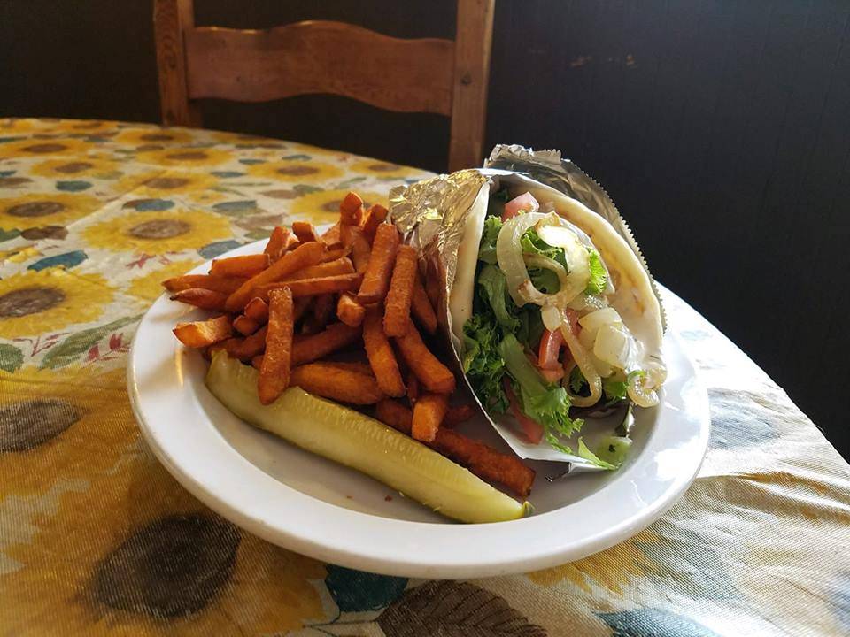 Lake Magnor Restaurant | restaurant | 764 US Hwy 63, Clayton, WI 54004, USA | 7159482975 OR +1 715-948-2975