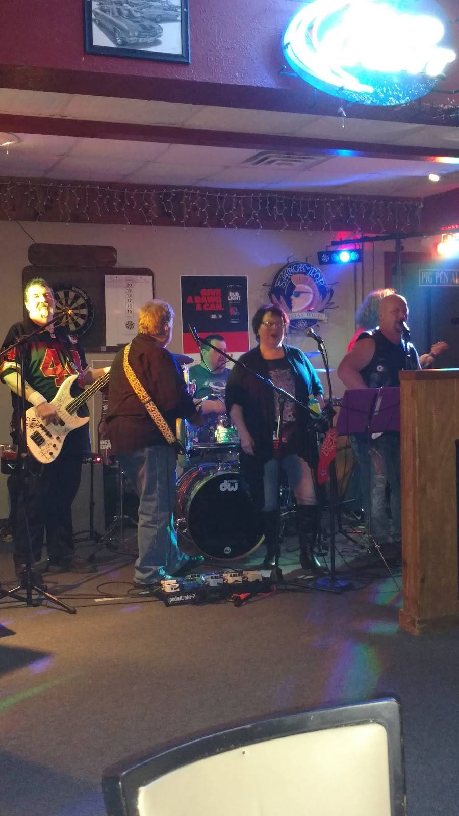 Piggys Sports Bar and Grille | restaurant | 886 Youngstown-Poland Rd, Struthers, OH 44471, USA | 3307074435 OR +1 330-707-4435