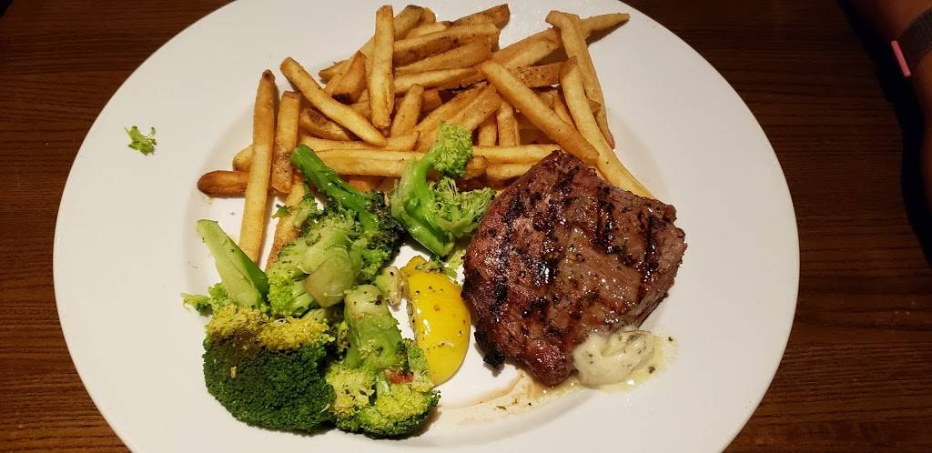 TGI Fridays | restaurant | 1200 S Dixie Hwy, Coral Gables, FL 33146, USA | 3056687808 OR +1 305-668-7808