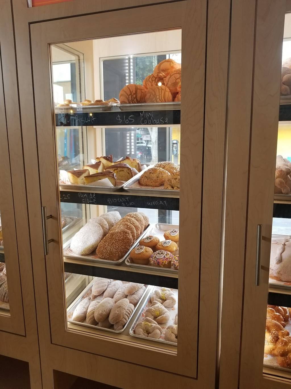 La Monarca Bakery & Cafe | cafe | 2127 East Cesar E Chavez Avenue, Los Angeles, CA 90033, USA | 3232667118 OR +1 323-266-7118