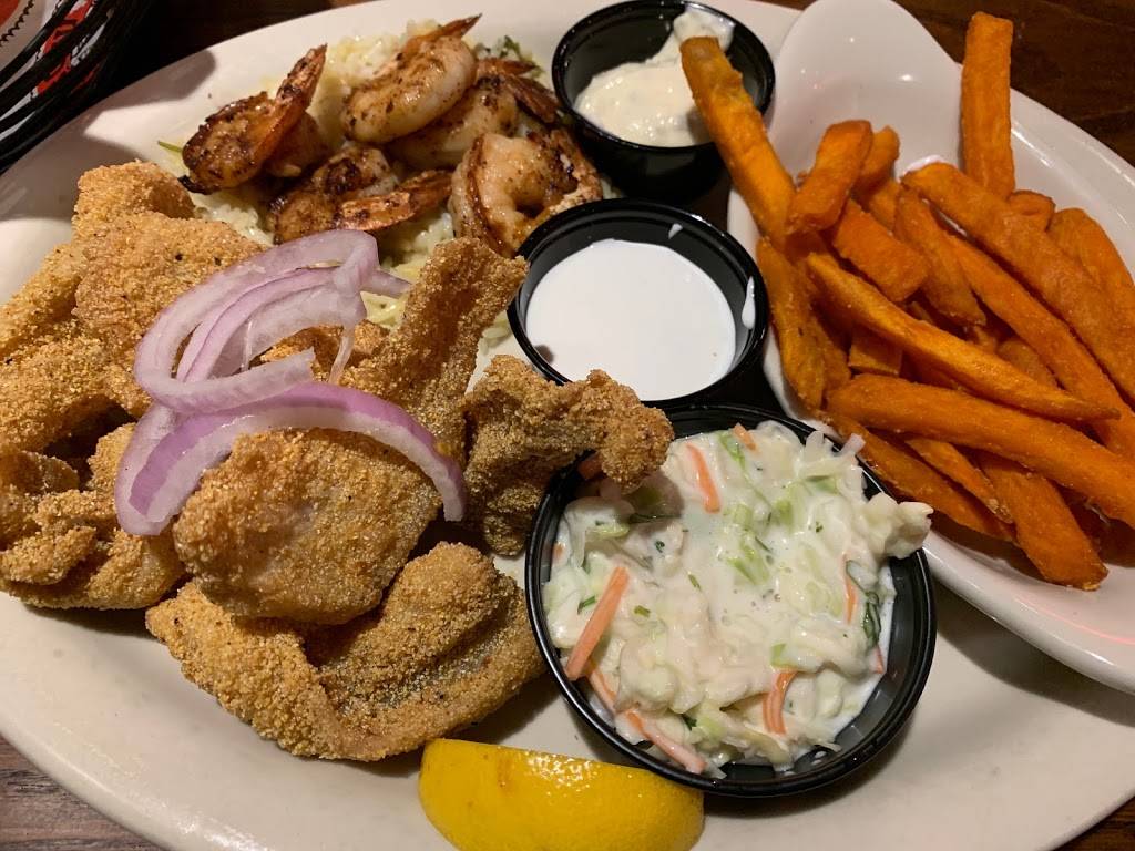 Coltons Steak House & Grill | restaurant | 101 Hospitality Dr, Sikeston, MO 63801, USA | 5734758300 OR +1 573-475-8300