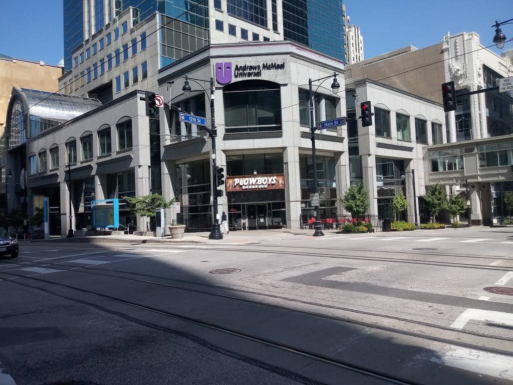 Plowboys Barbeque | restaurant | 1111 Main St, Kansas City, MO 64105, USA | 8162217569 OR +1 816-221-7569