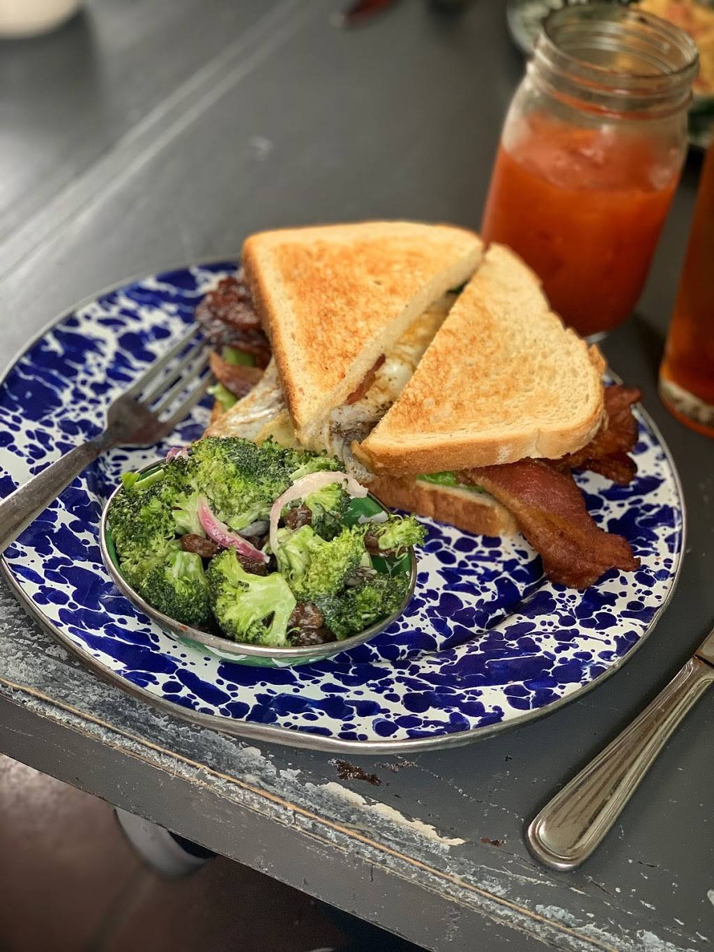 Lowcountry Produce Market & Café | restaurant | 302 Carteret St, Beaufort, SC 29902, USA | 8433221900 OR +1 843-322-1900