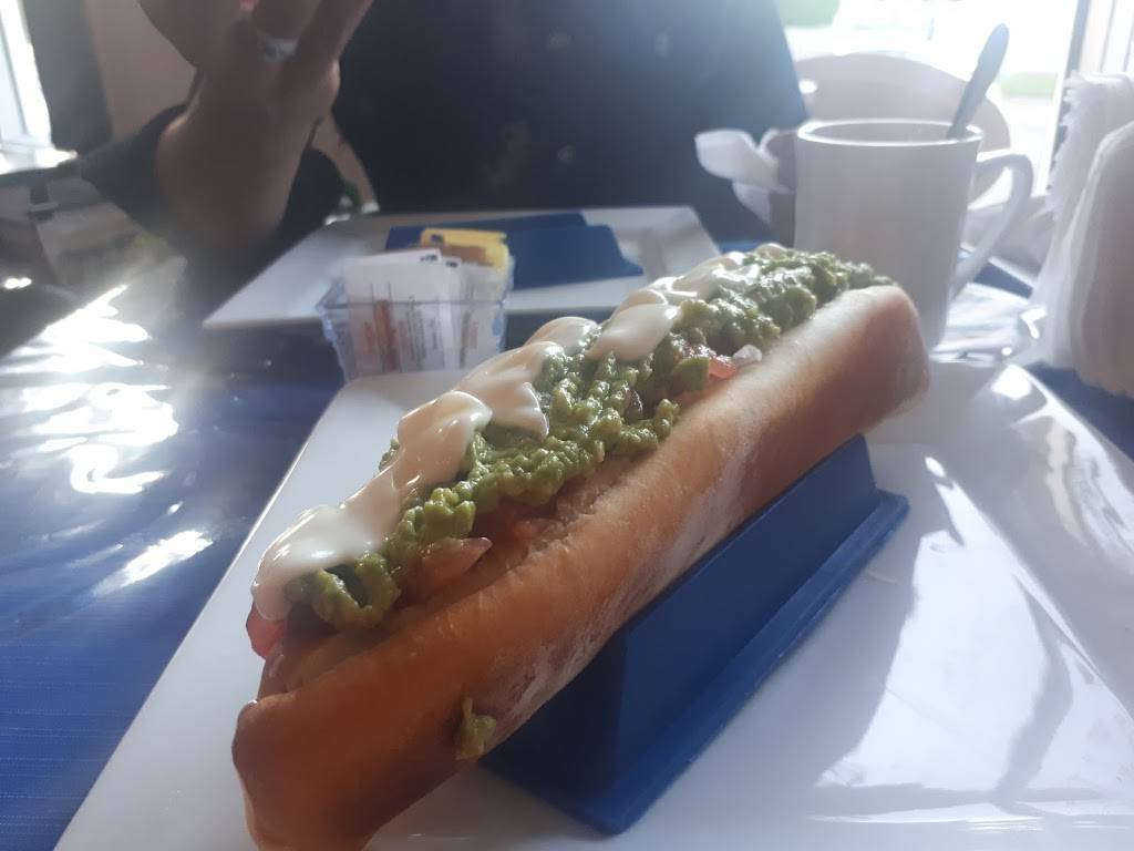 L&L Empanadas | restaurant | 705 Rue Provost, Lachine, QC H8S 1M6, Canada | 5142615035 OR +1 514-261-5035