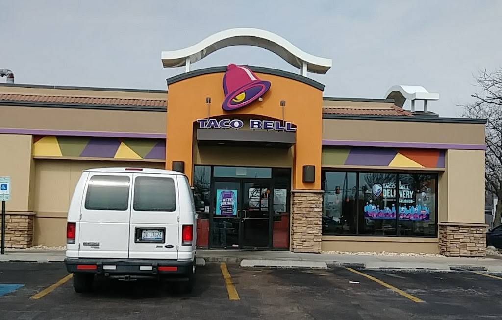 Taco Bell | meal takeaway | 7660 Barrington Rd, Hanover Park, IL 60133, USA | 6308303320 OR +1 630-830-3320