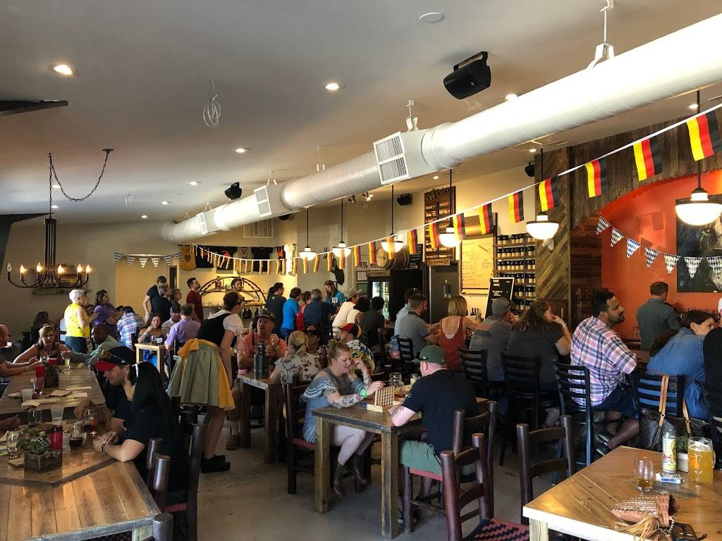 Künstler Brewing | restaurant | 302 E Lachapelle, San Antonio, TX 78204, USA | 2106884519 OR +1 210-688-4519