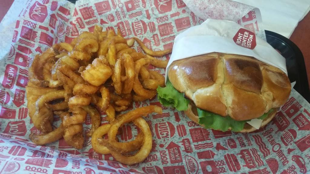 Jack in the Box | restaurant | 5656 California Ave, Bakersfield, CA 93309, USA | 6613259067 OR +1 661-325-9067