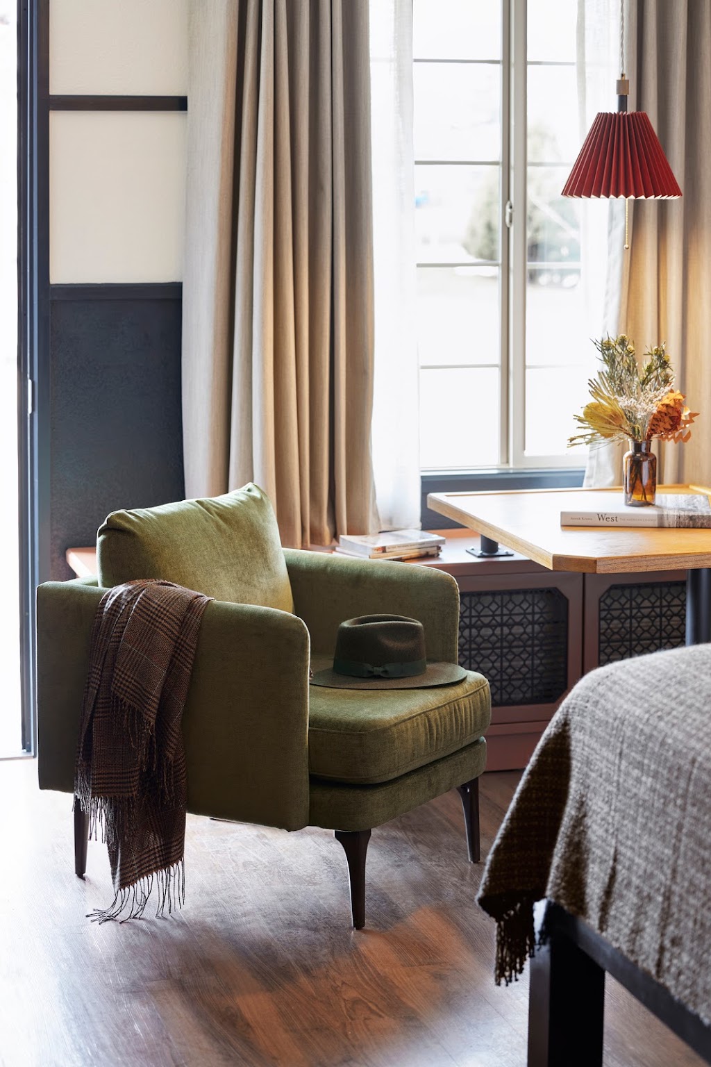 High Country Motor Lodge - Flagstaff Hotel | restaurant | 1000 W Rte 66, Flagstaff, AZ 86001, USA | 8669284265 OR +1 866-928-4265