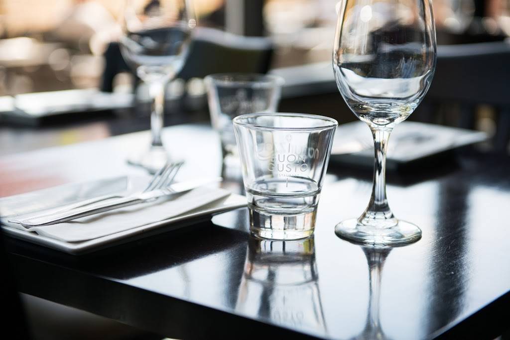 Restaurant Buon Gusto Inc | restaurant | 2495 Boul Saint-Martin Est, Laval, QC H7E 4X6, Canada | 4506635663 OR +1 450-663-5663